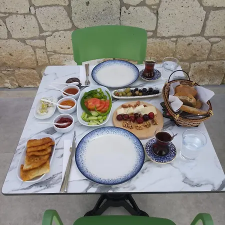 Cemile Hanim Konagi * Çeşme